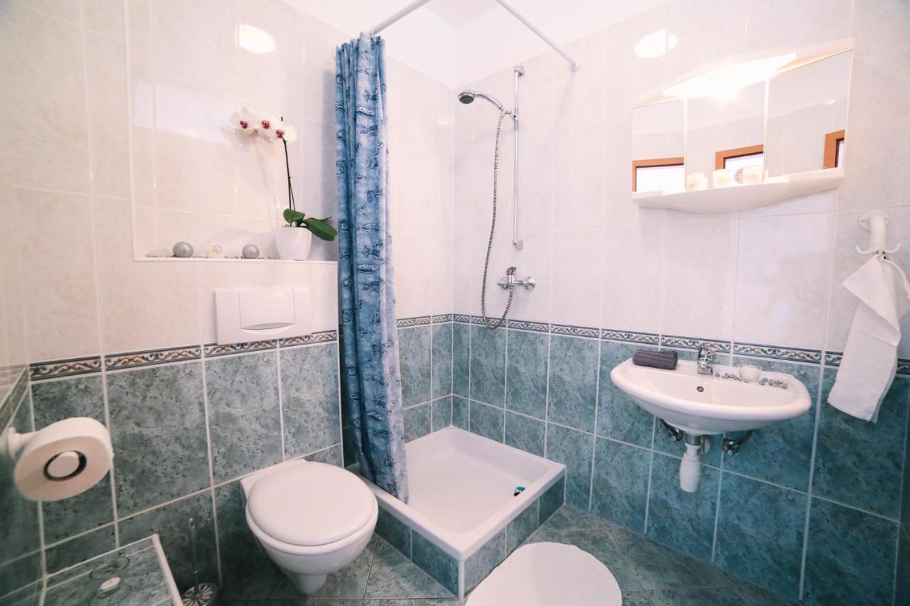 אומיס Villa Brigita מראה חיצוני תמונה