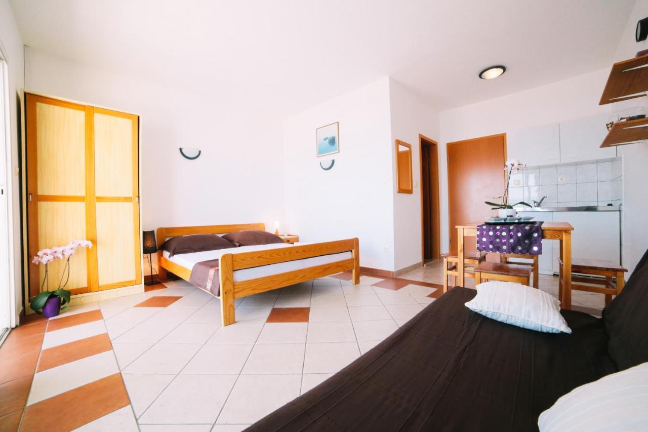 אומיס Villa Brigita מראה חיצוני תמונה