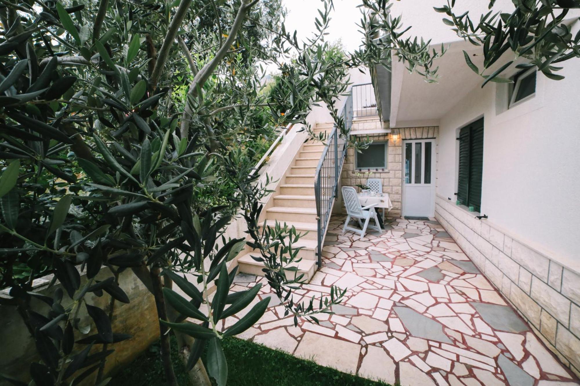 אומיס Villa Brigita מראה חיצוני תמונה