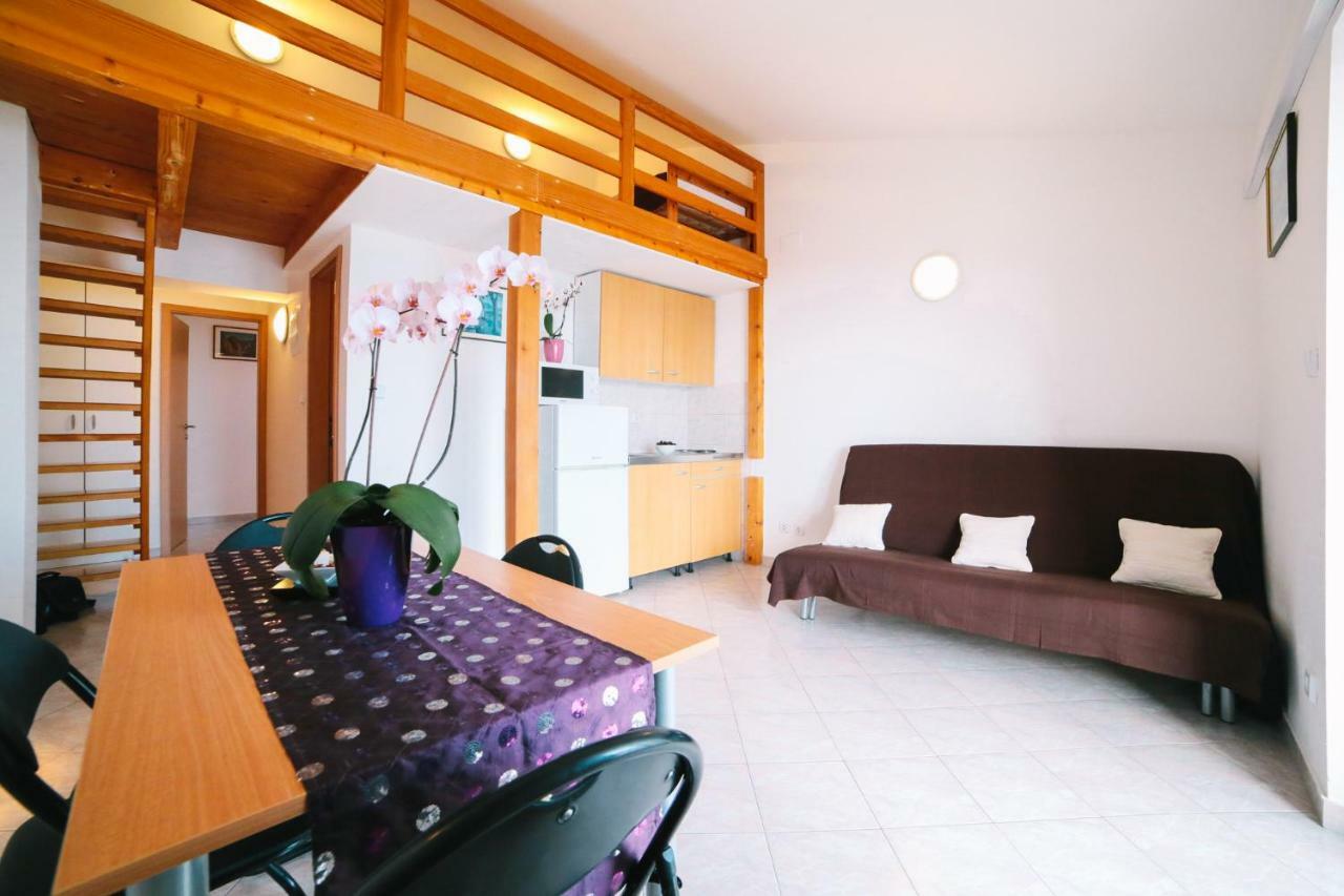 אומיס Villa Brigita מראה חיצוני תמונה
