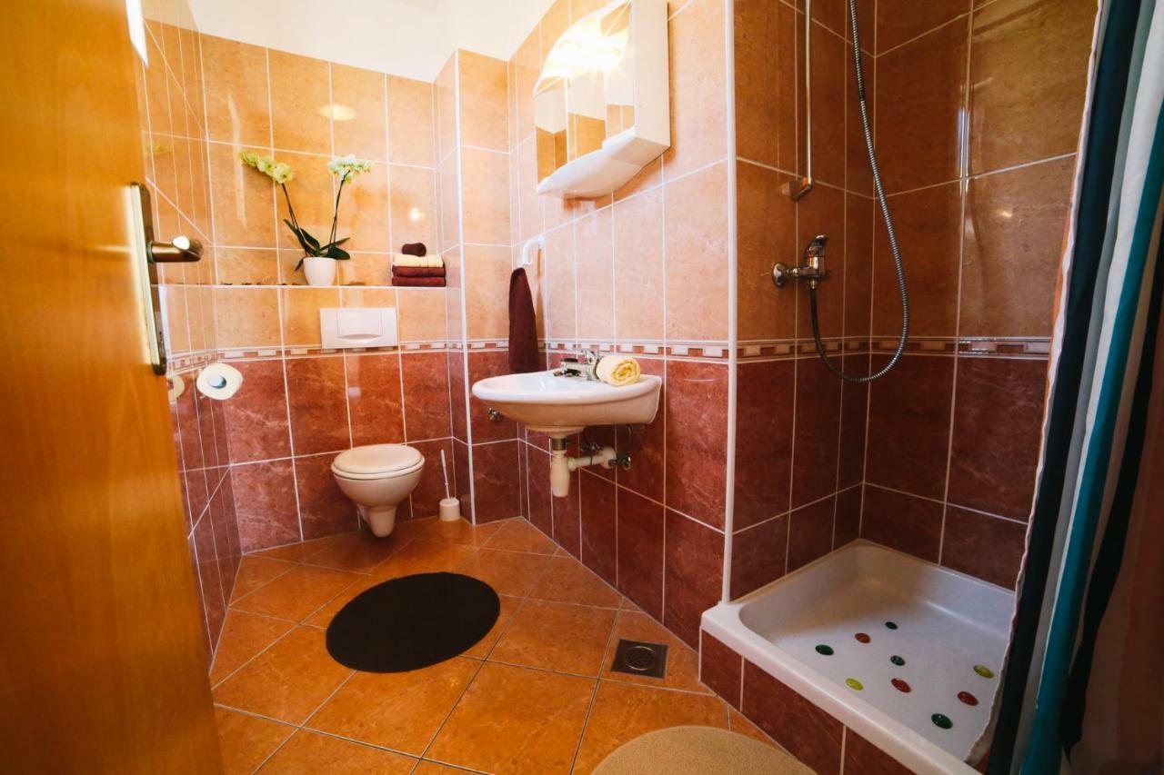 אומיס Villa Brigita מראה חיצוני תמונה